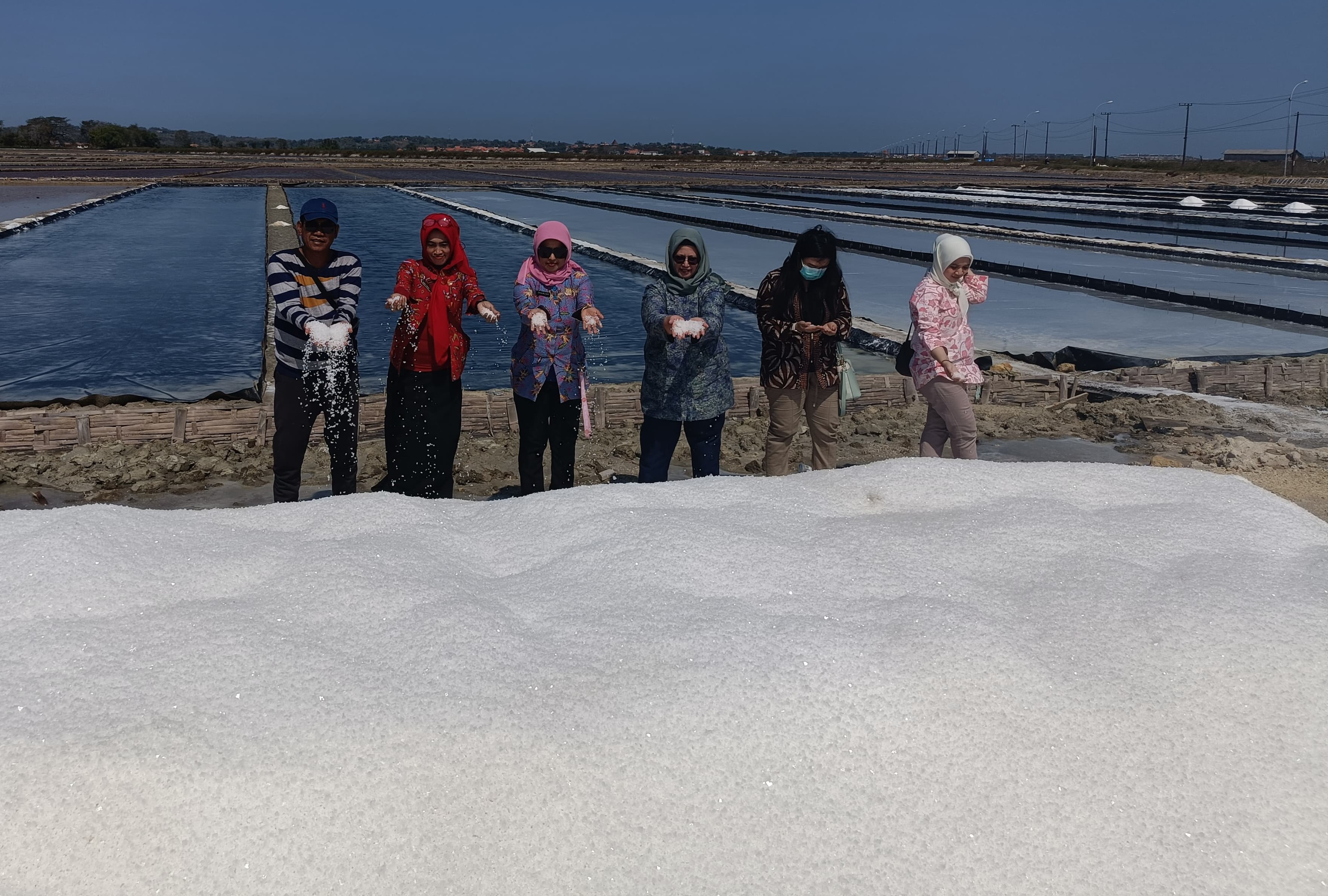 Survei Analisis Kebijakan Perdagangan Garam Rakyat di Sampang
