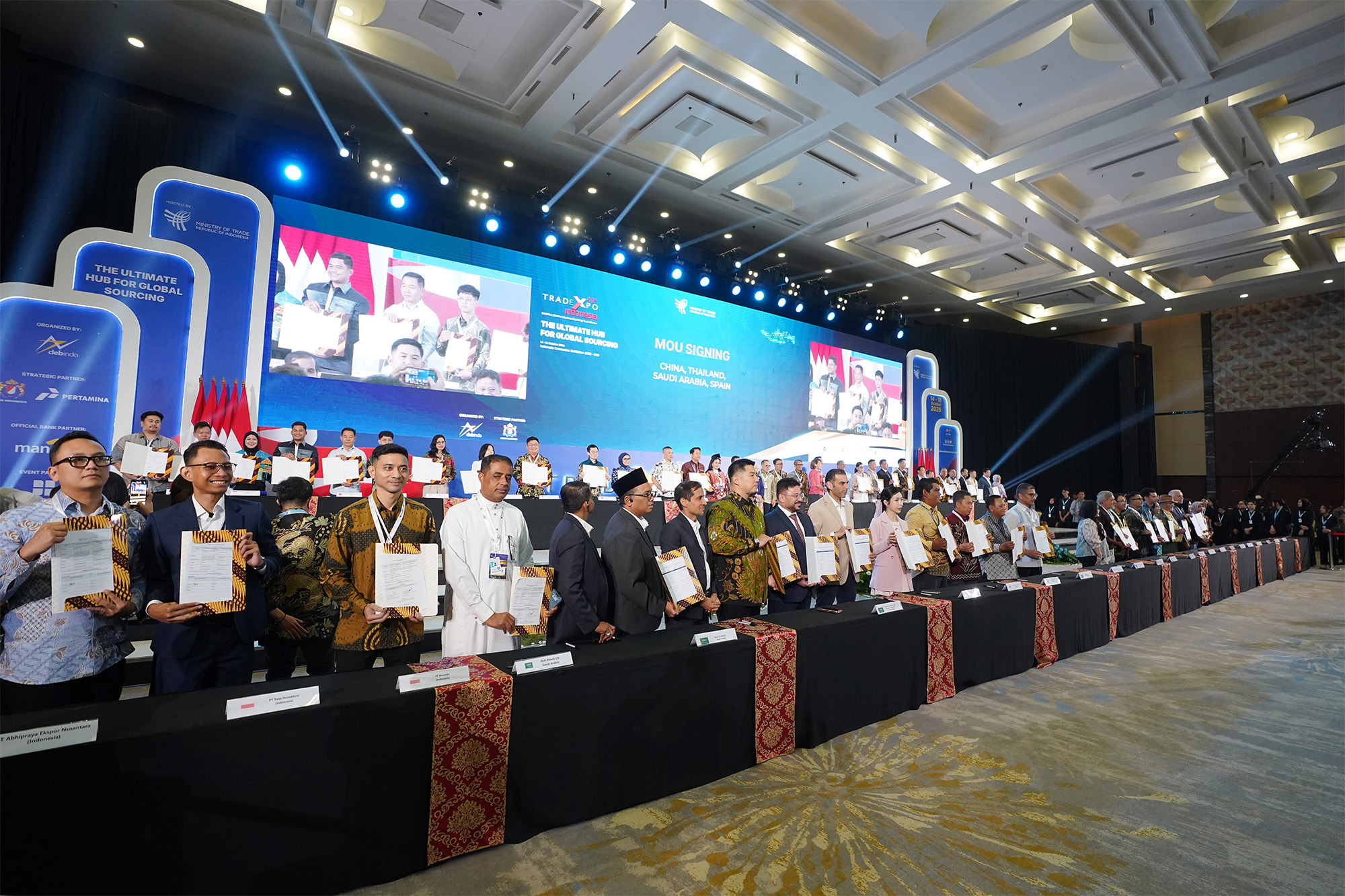 Mendag Menyaksikan Penandatanganan 168 MoU antara Pelaku Usaha Indonesia dan Buyer Luar Negeri Senilai USD 13,2 miliar pada TEI ke-41 Tahun 2026