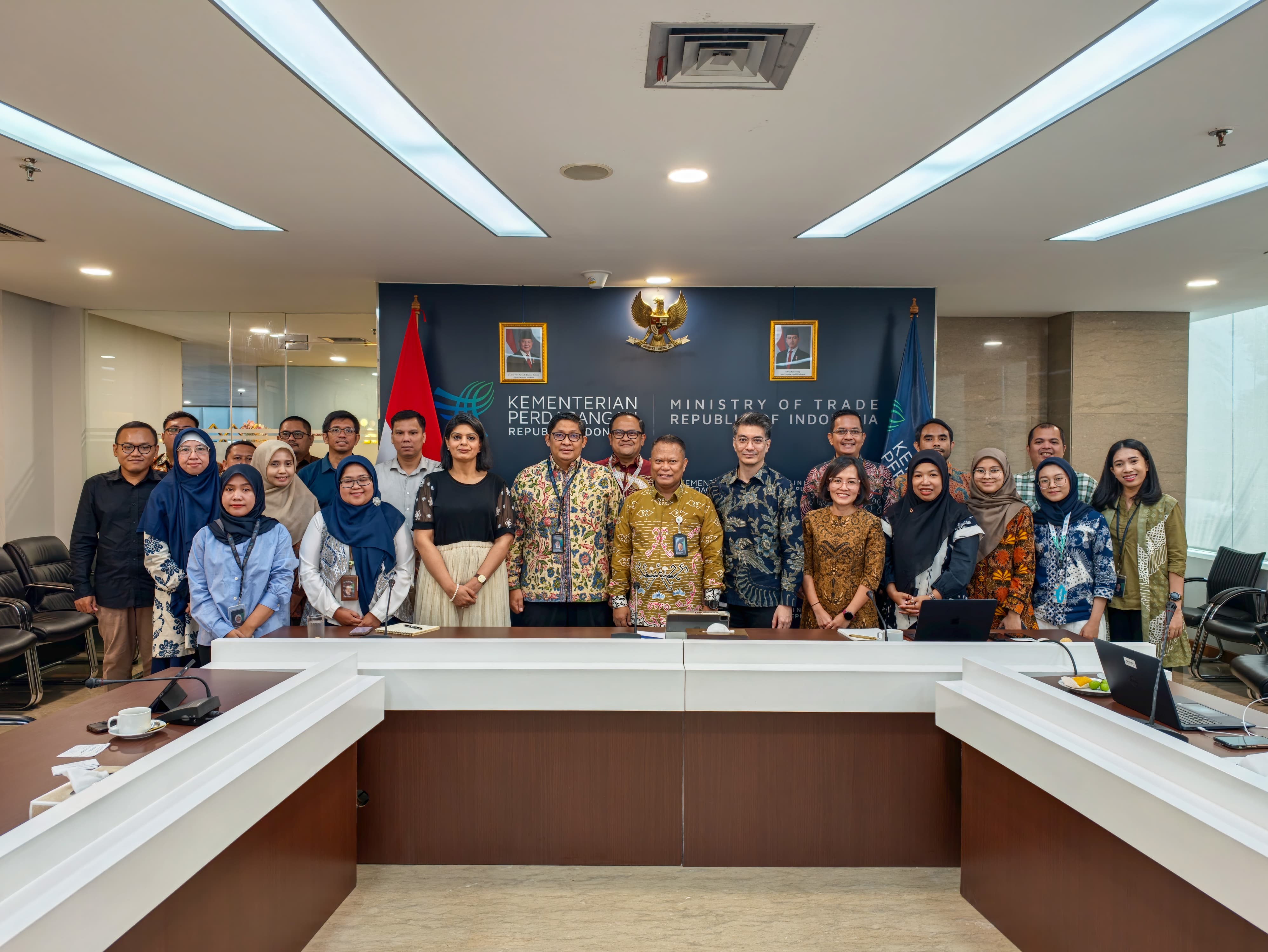 Pemaparan the Indonesia Country Growth and Jobs Report oleh World Bank